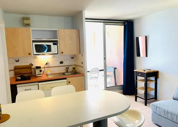 557 Cap Corniche Front De Clim Parking Sète