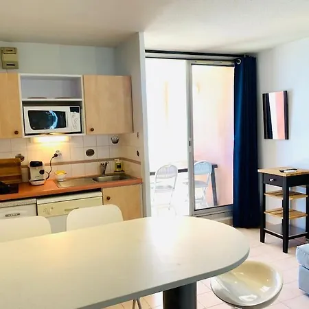 557 Cap Corniche Front De Clim Parking Sète